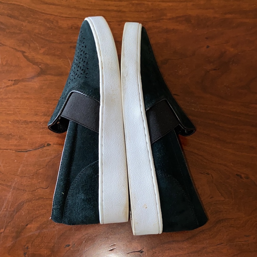 Vionic Kanu slip on black shoes - Picture 5 of 9